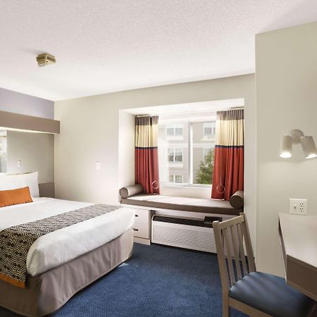 Microtel Inn By Wyndham Louisville East Exteriör bild