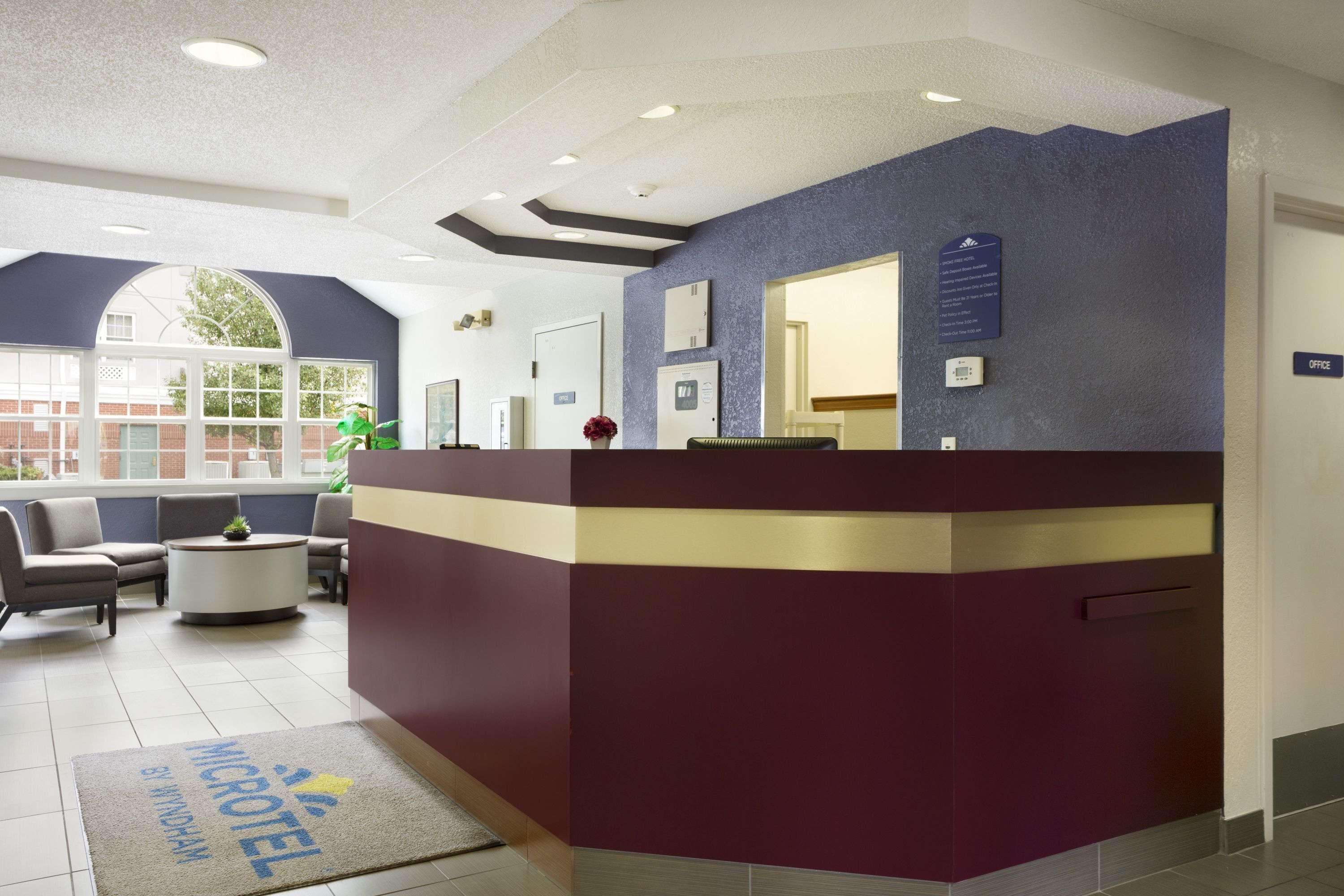 Microtel Inn By Wyndham Louisville East Exteriör bild