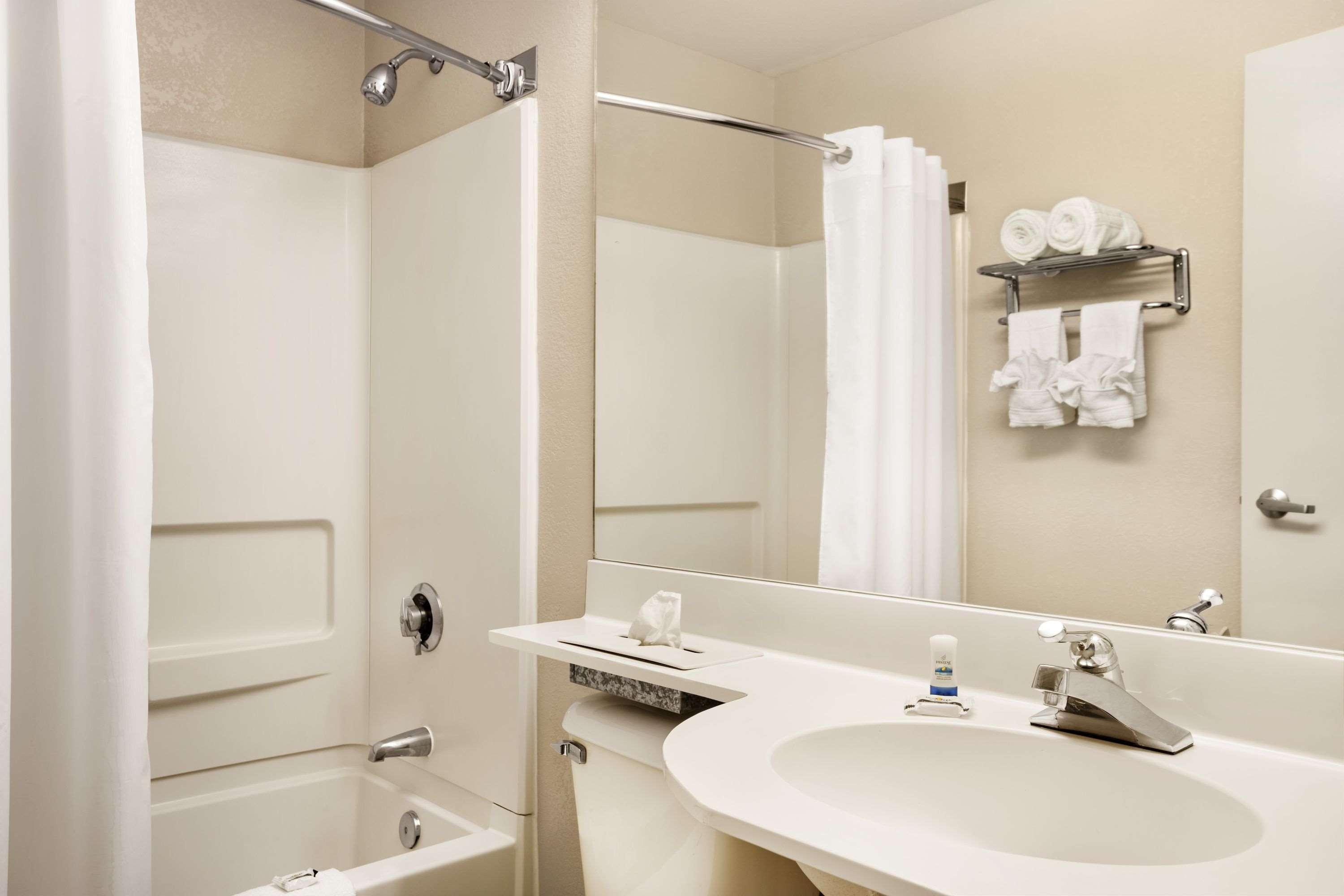 Microtel Inn By Wyndham Louisville East Exteriör bild