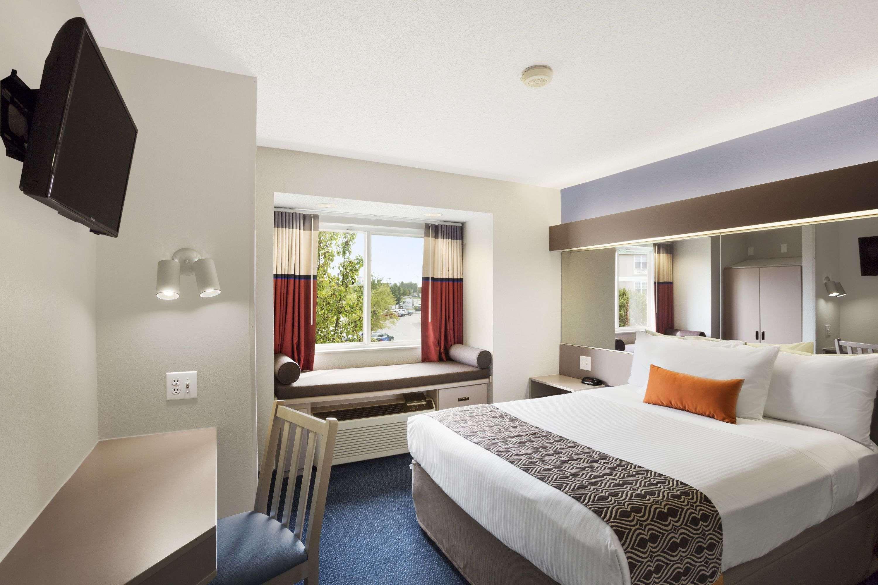Microtel Inn By Wyndham Louisville East Exteriör bild