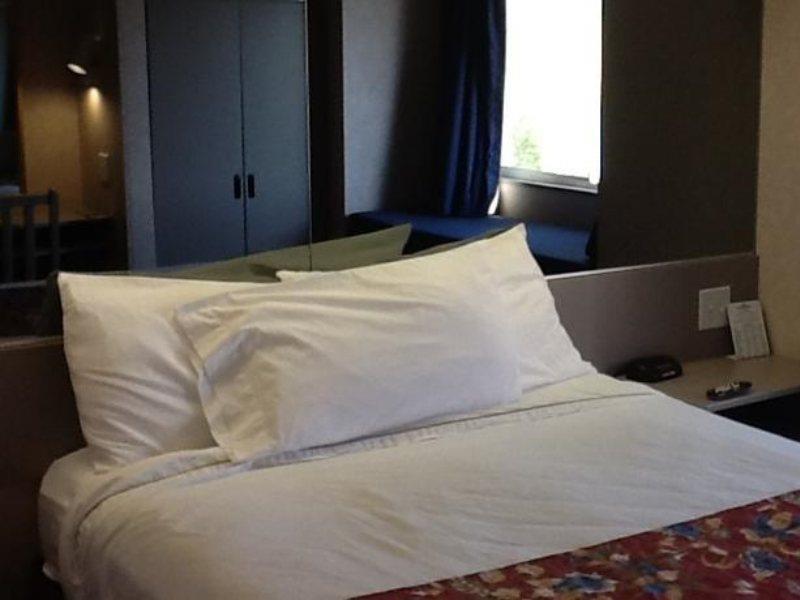 Microtel Inn By Wyndham Louisville East Exteriör bild