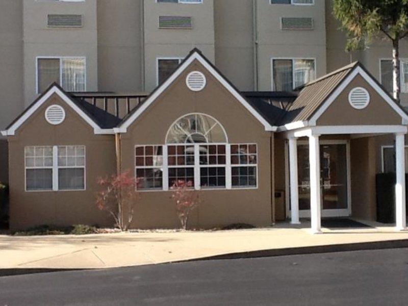 Microtel Inn By Wyndham Louisville East Exteriör bild
